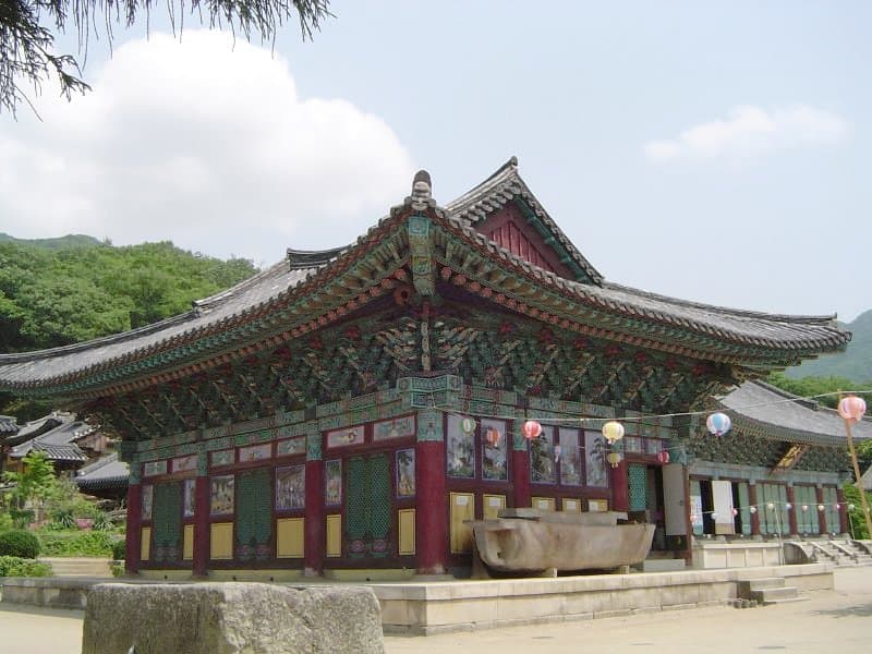 Tongdosa Temple's Lotus Lantern