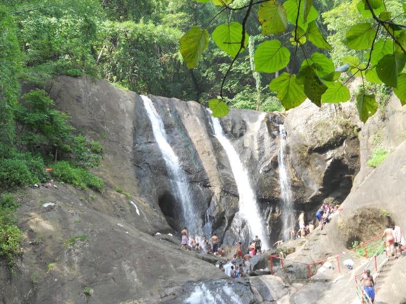 Dhoni Waterfalls