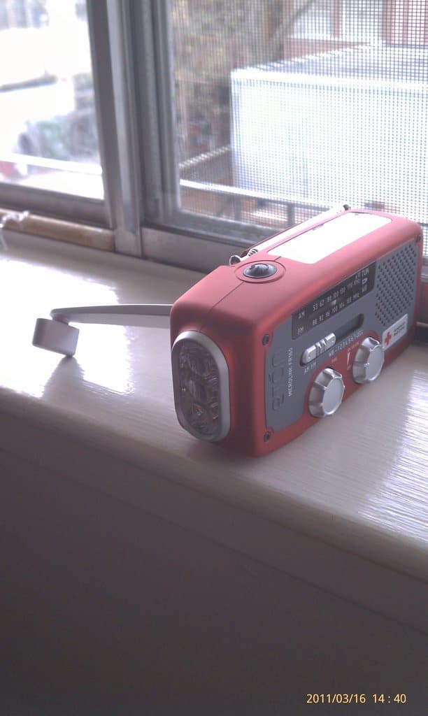 Solar-powered flashlight
