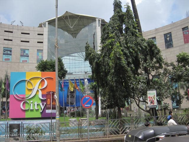 R City Mall