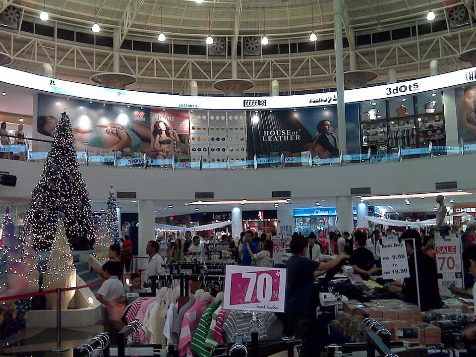 Dataran Pahlawan Melaka Megamall
