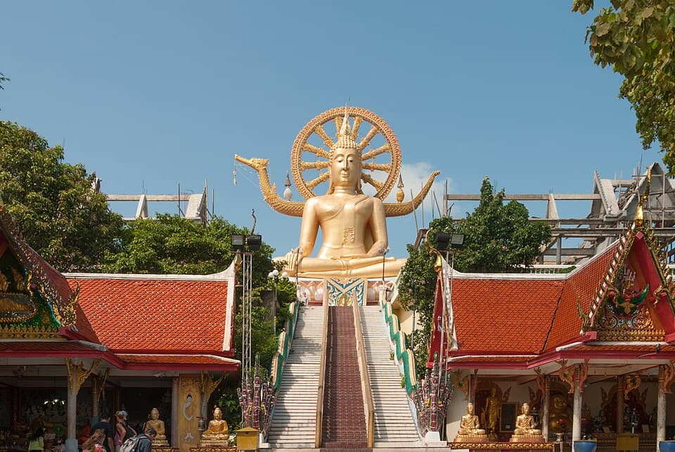 Wat Plai Laem