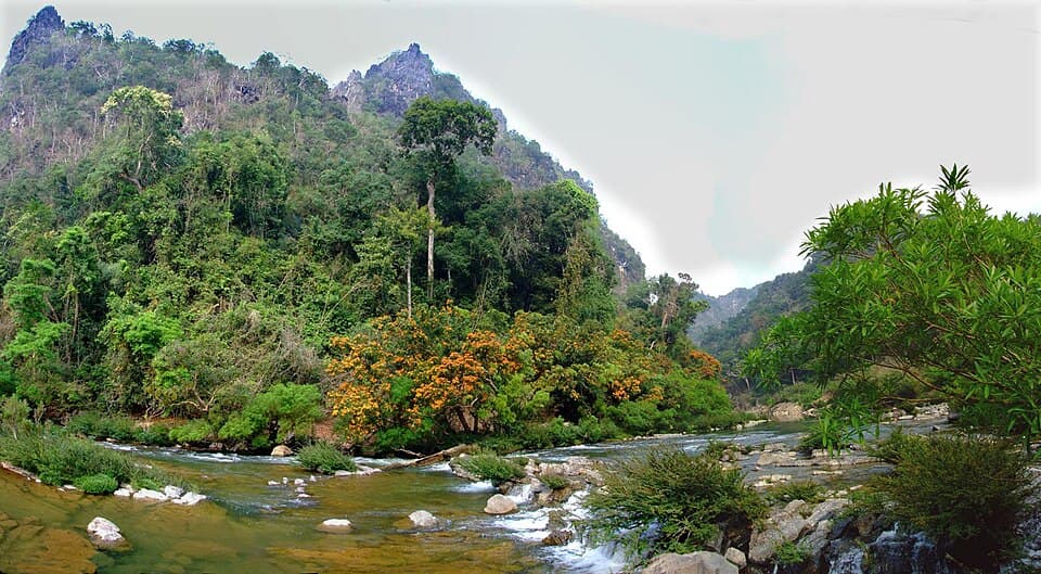 Tham Khoun Xe Cave
